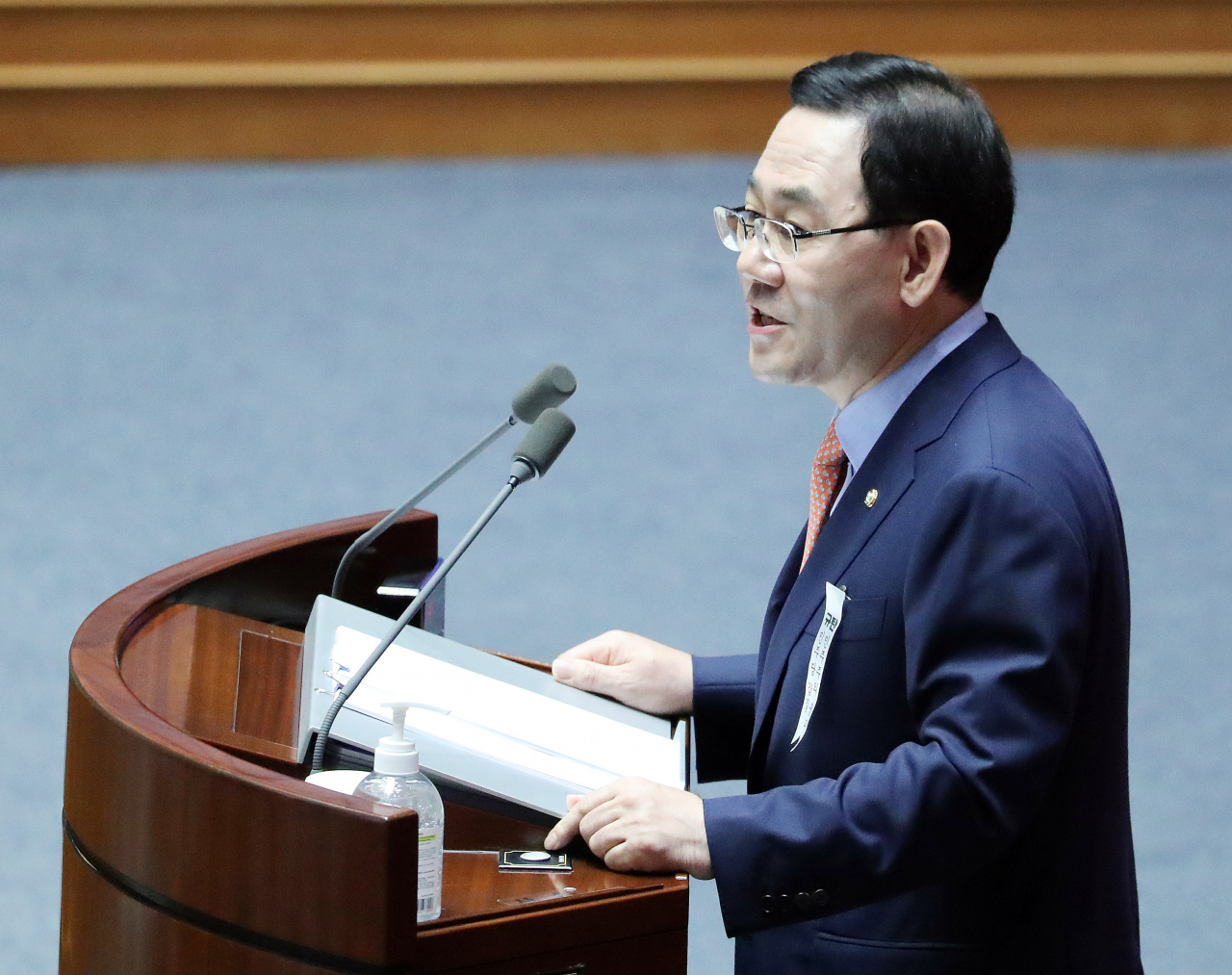 주호영 미래통합당 원내대표가 21일 오전 국회 본회의장에서 교섭단체 대표 연설을 하고 있다. [연합]