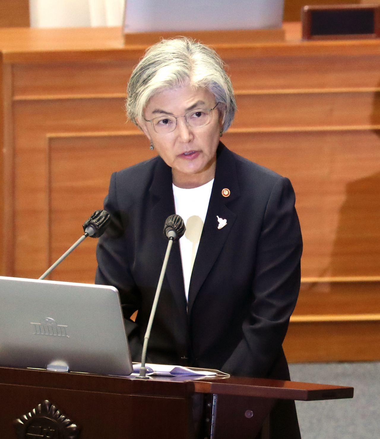 강경화 외교부 장관이 22일 국회 본회의에서 열린 정치·외교·통일·안보에 관한 대정부질문에 참석, 답변하고 있다. [연합]