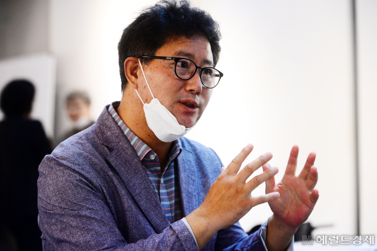 20일 오전 서울 종로구 참여연대 느티나무홀에서 철인3종선수 사망사건 진상조사 및 책임자 처벌, 스포츠 구조개혁을 위한 공동대책위원회 출범 기자회견이 열린 가운데 허정훈 체육시민연대 공동대표가 발언하고 있다./박해묵 기자