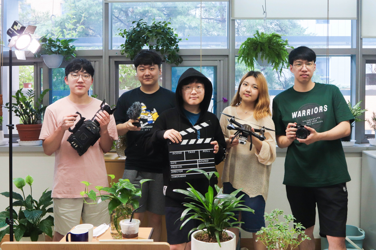 슬기로운 물순환 생활 경진대회서 최우수상을 수상한 ‘Butter Fly’팀 학생들.[지스트 제공]