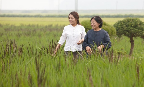전남 보성군 벌교읍 ‘우리원농장’ 유기농명인 전양순씨 모녀. [전남도 제공]