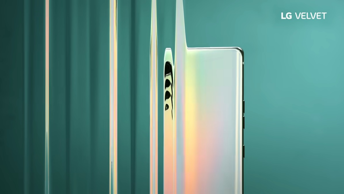 LG전자는 지난달 중순 ‘LG 모바일 글로벌’ 유튜브 채널에 업로드 한 LG 벨벳의 ‘제품 소개 영상’과 ‘디자인 영상’이 공개 한 달 만에 각각 천만 뷰를 돌파하며 ‘쌍천만’을 달성했다고 28일 밝혔다. 사진은 '제품 소개 영상'의 캡쳐 이미지 [LG전자 제공]