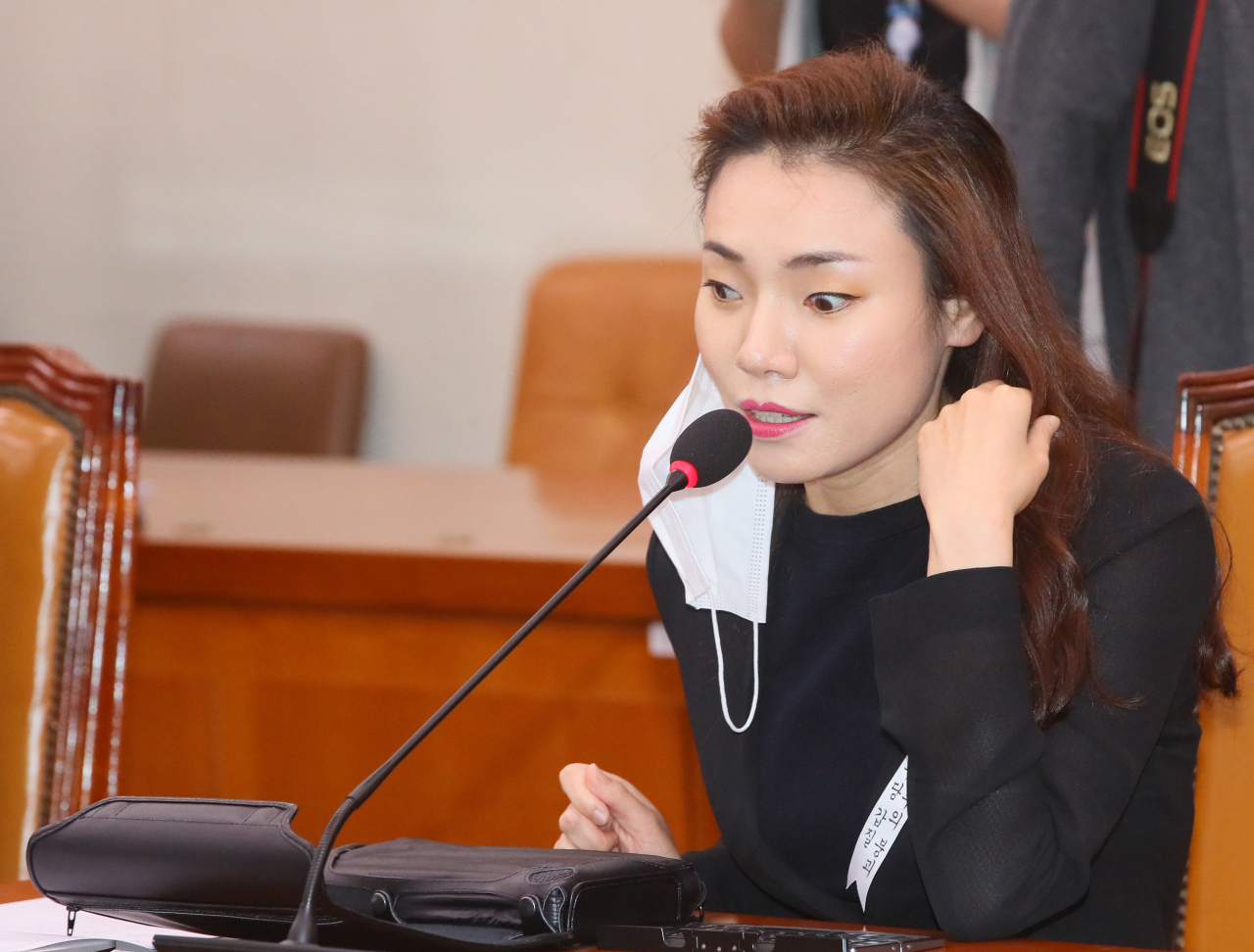 김예지 미래통합당 의원이 14일 국회 문화체육관광위원회 전체회의에서 발언하고 있다. [연합]