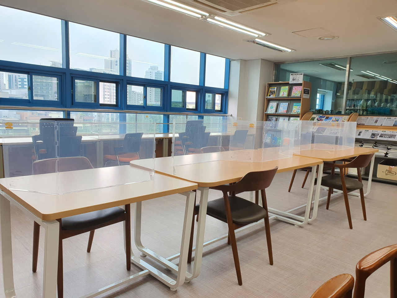 가림막을 설치한 구로구 공공도서관. [구로구 제공]