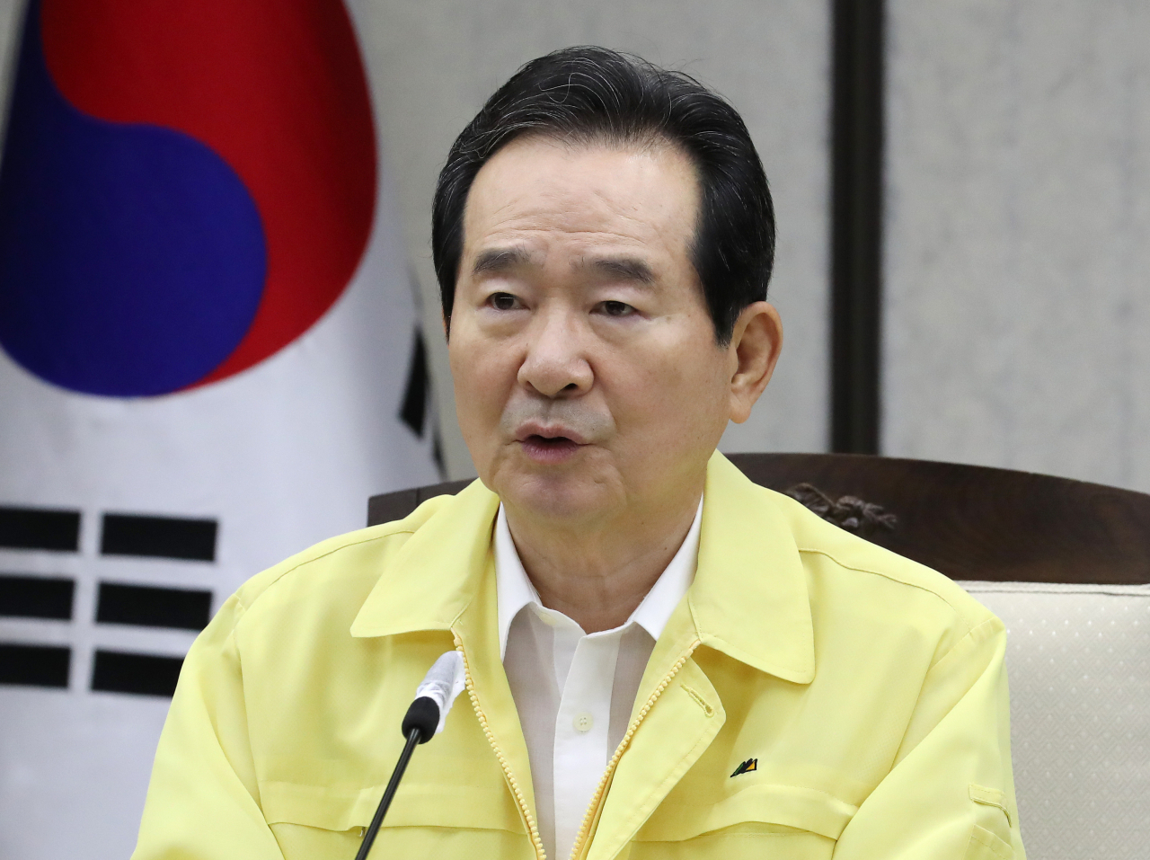 정세균 국무총리가 29일 오전 정부세종청사에서 세종-서울 간 영상으로 연결해 열린 코로나19 대응 중앙재난안전대책본부 회의를 주재하며 발언하고 있다. [연합］