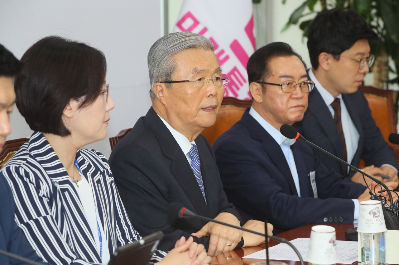 미래통합당 김종인 비상대책위원장이 30일 국회에서 열린 비상대책위원회의에서 발언하고 있다. [연합]