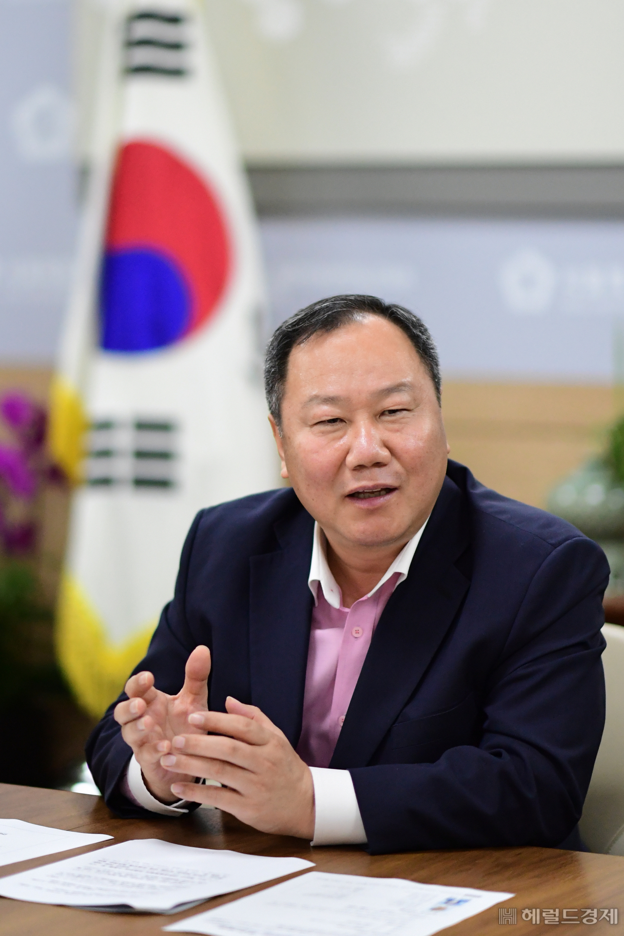 김인호 서울시의회 의장은 '현장형 의장, 현장에서 답을 찾는 의장'으로 기억되고 싶다고 했다. [서울시의회 제공]