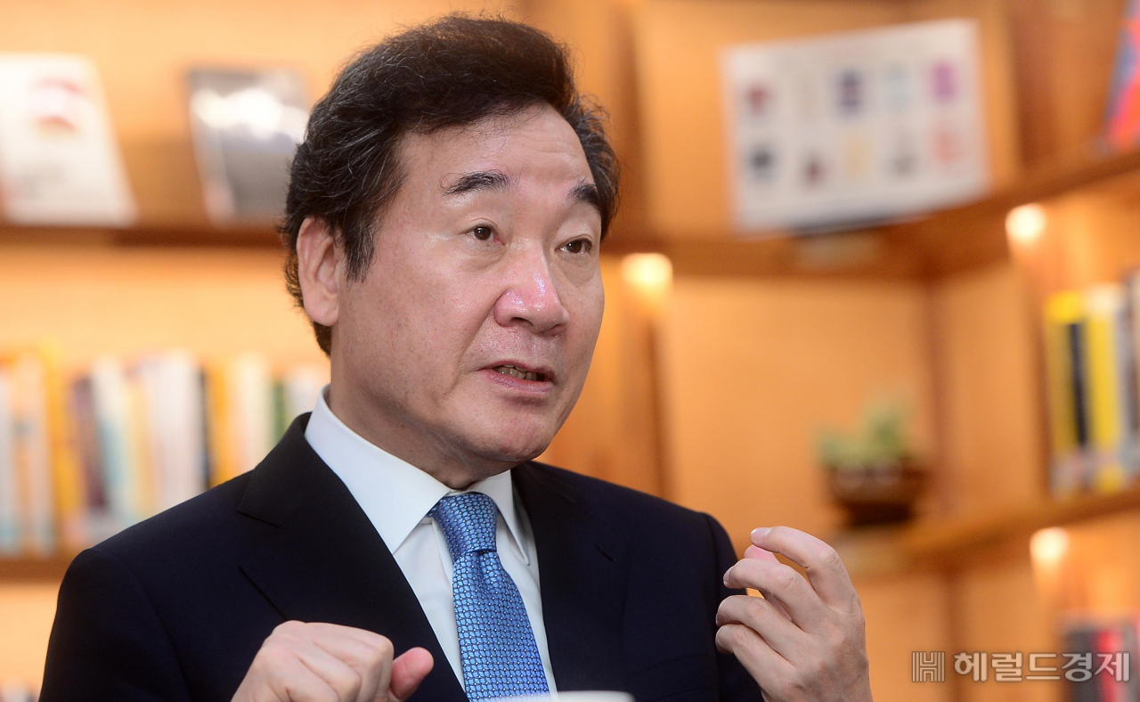 이낙연 더불어민주당 의원이 31일 국회 의원회관에서 헤럴드경제와 인터뷰하고 있다. 이상섭 기자