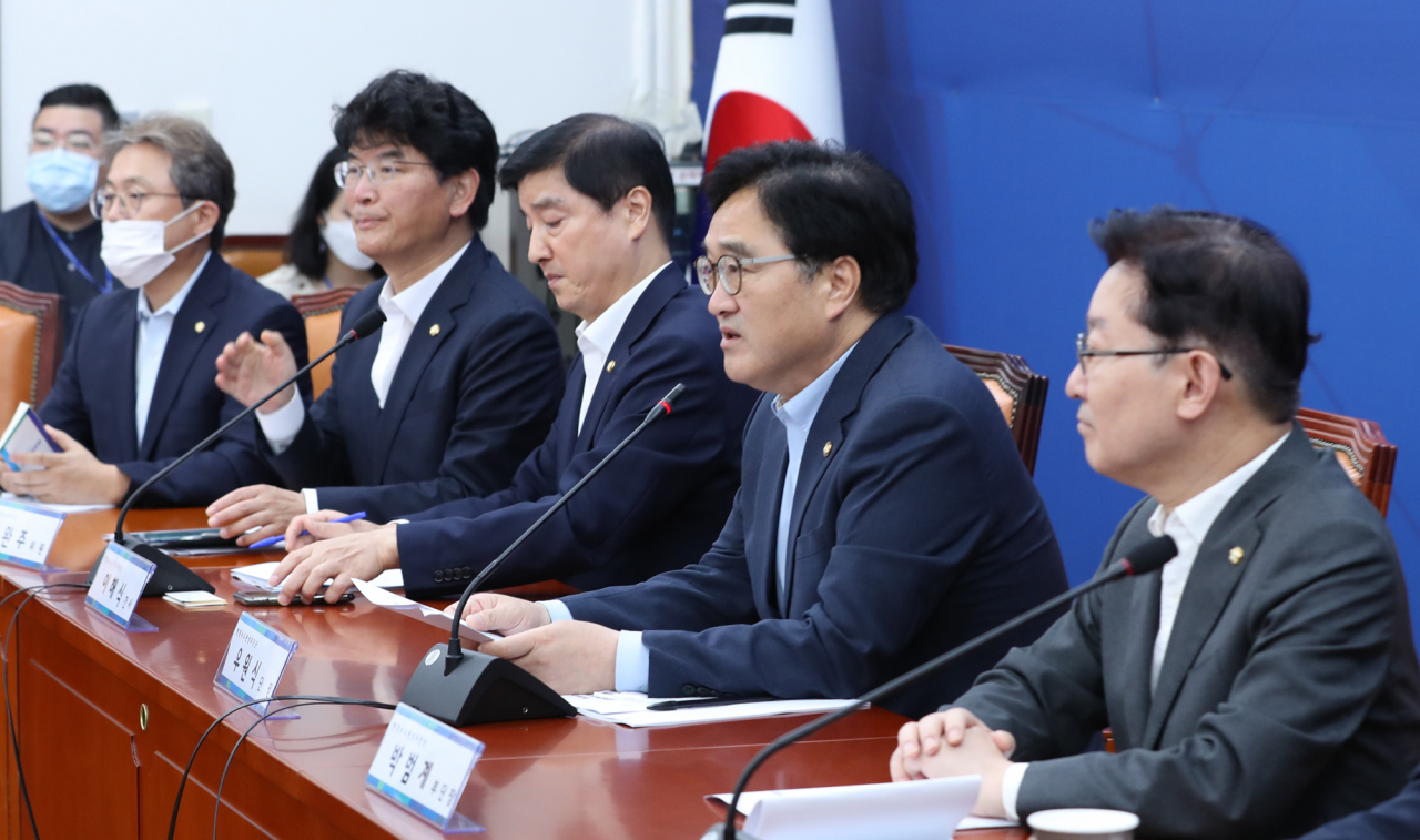 우원식 더불어민주당 행정수도완성추진단장이 31일 오전 서울 여의도 국회에서 열린 행정수도 완성추진단- 국토연구원·서울연구원과의 간담회에서 발언하고 있다. [연합]