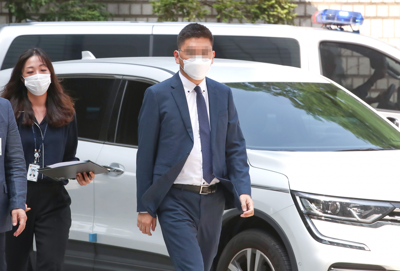 이른바 ‘검언유착 의혹’의 핵심 당사자인 이모 전 채널A 기자가 지난달 17일 오전 서울 서초구 서울중앙지법에서 열린 구속 전 피의자 심문(영장실질심사)에 출석하고 있다. [연합]