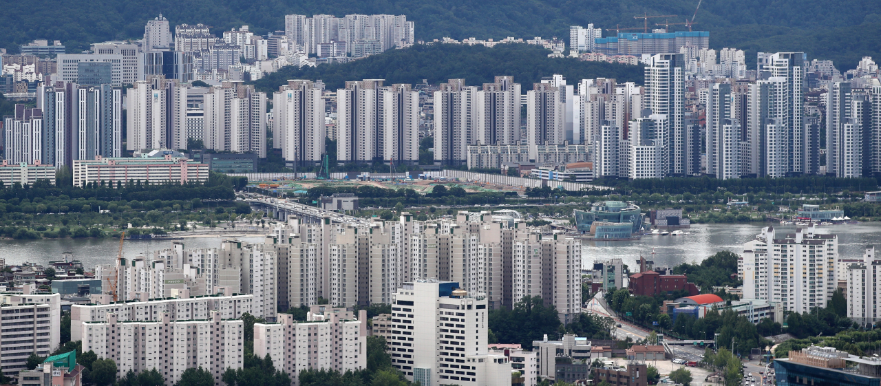 지난달 26일 서울 용산구와 서초구 일대 아파트 단지. [연합]