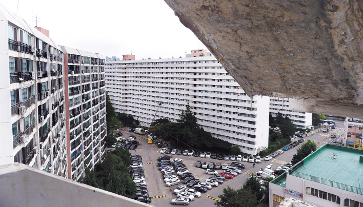 서울 강남구 대치동 한 아파트의 모습. 이상섭 기자