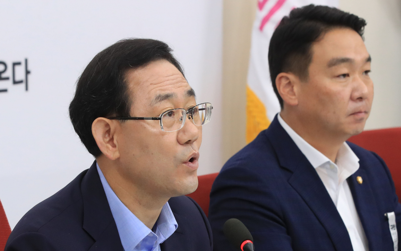 주호영 미래통합당 원내대표가 6일 오전 서울 여의도 국회에서 열린 기자간담회에서 발언하고 있다. [연합]