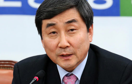 민족화해협력범국민협의회(민화협)는 6일 이종걸 전 더불어민주당 국회의원을 신임 대표상임의장으로 선출했다. 자료사진. [연합]