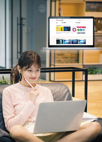 SK텔레콤은 자사 소속 전문가들의 기술 이론과 비즈니스 사례 등에 관한 강의 ‘AI 커리큘럼’을 하반기부터 16개 주요 대학을 대상으로 제공한다고 10일 밝혔다. [SK텔레콤 제공]