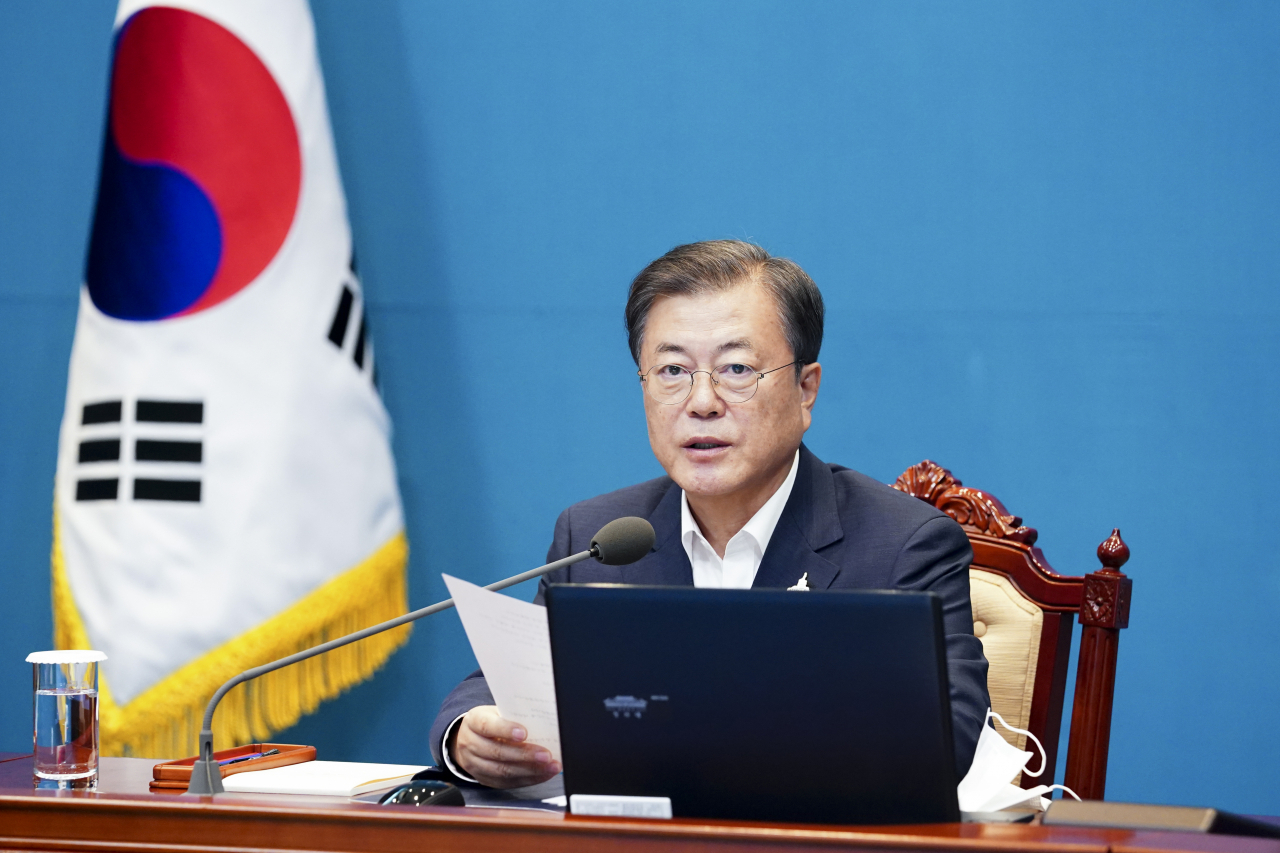 문재인 대통령이 지난 10일 오후 청와대에서 수석·보좌관 회의를 주재하고 있다. [연합]