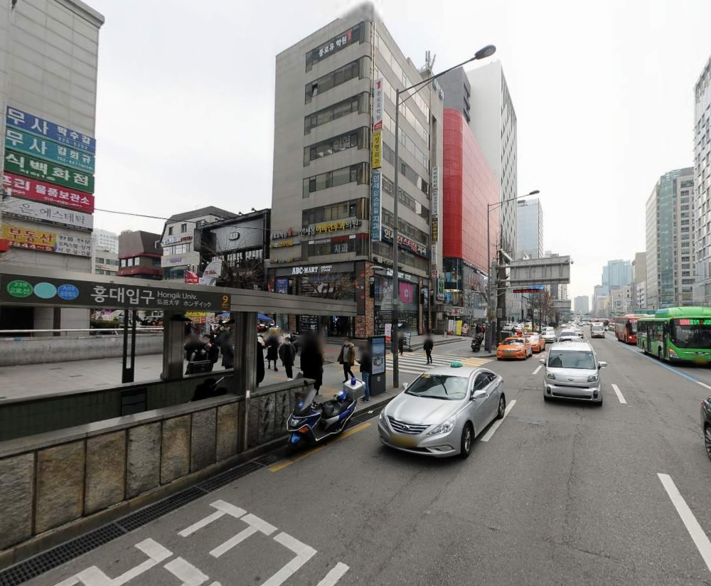 서울 홍대입구역 근처 상권 모습. [상가정보연구소]