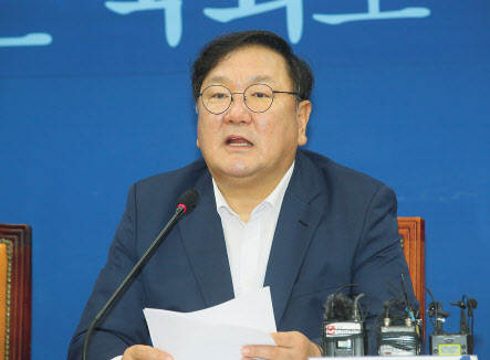 김태년 더불어민주당 원내대표가 13일 국회에서 열린 정책조정회의에서 발언하고 있다. [연합]