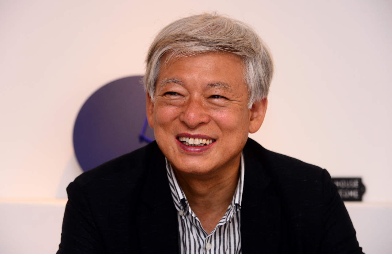 염재호 SH미래도시포럼 대표는 헤럴드경제와의 인터뷰에서 “앞으로의 주택은 단순히 주거 공간에만 그치지 않고, 일도 하고 여가와 문화도 즐기는 개념으로 바뀔 것”이라며 “젊은 사람들의 생활이 바뀌는 것에 맞게끔 정부가 도시를 새롭게 디자인 해줘야 한다”고 강조했다. [사진=박해묵 기자]