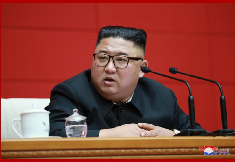 김정은 북한 국무위원장은 13일 노동당 중앙위원회 정치국회의를 열고 수해복구 방안을 논의했다고 조선중앙통신이 14일 보도했다. 김 위원장은 이 자리에서 코로나19와 자연재해라는 두 개의 난관에 직면하게 됐지만 외부지원은 받지 않겠다고 밝혔다. [조선중앙통신 홈페이지]