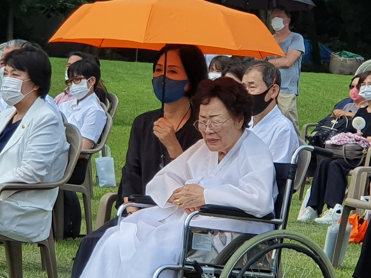 이용수 할머니가 지난해 8월 충남 천안 국립 망향의 동산에서 열린 '일본군 위안부 피해자 기림의 날' 행사에 참석한 모습. [연합]