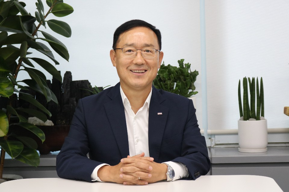 김두우 BNK투자증권 부사장이 11일 헤럴드경제와 인터뷰하고 있다. th5@heraldcorp.com