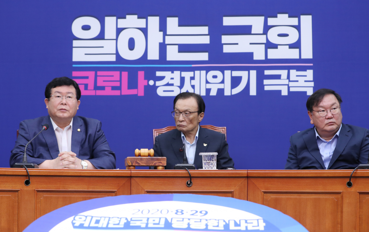 설훈 더불어민주당 최고위원이 14일 오전 서울 여의도 국회에서 열린 최고위원회의에서 발언하고 있다. [연합]