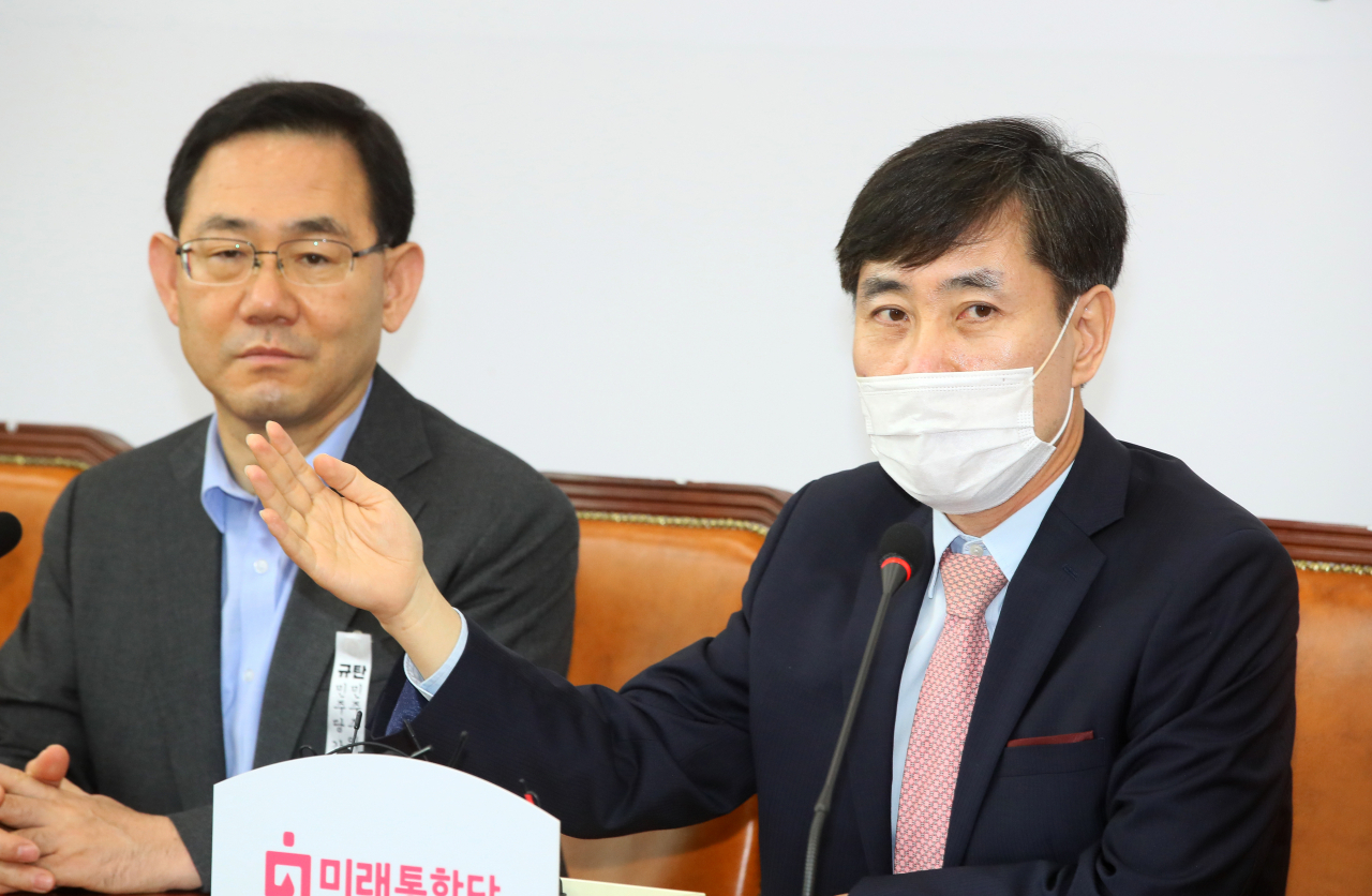 하태경 미래통합당 의원. 왼쪽은 주호영 원내대표. [연합]
