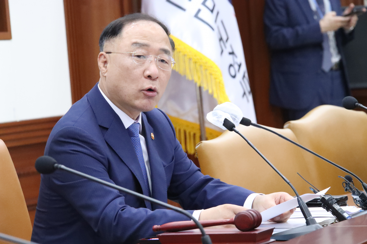 홍남기 경제부총리 겸 기획재정부 장관. [연합]