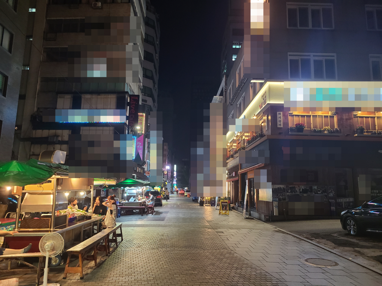 19일 새벽 서울 중구 북창동에 있는 유흥업소 밀집지역이 한산한 모습이다. [연합]