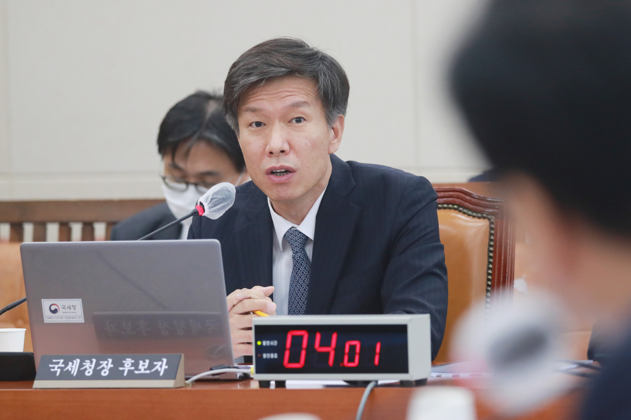 김대지 국세청장 후보자가 19일 국회 기획재정위원회에서 열린 인사청문회에서 답변하고 있다. [연합]
