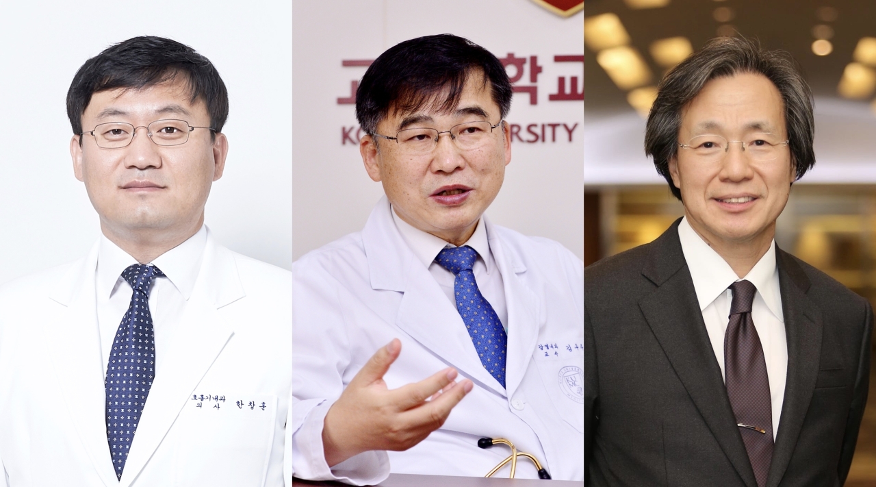 From left, pulmonologist Dr. Han Chang-hoon; infectious disease specialist Dr. Kim Woo-joo; former KCDC director and pulmonologist Dr. Jung Ki-suck