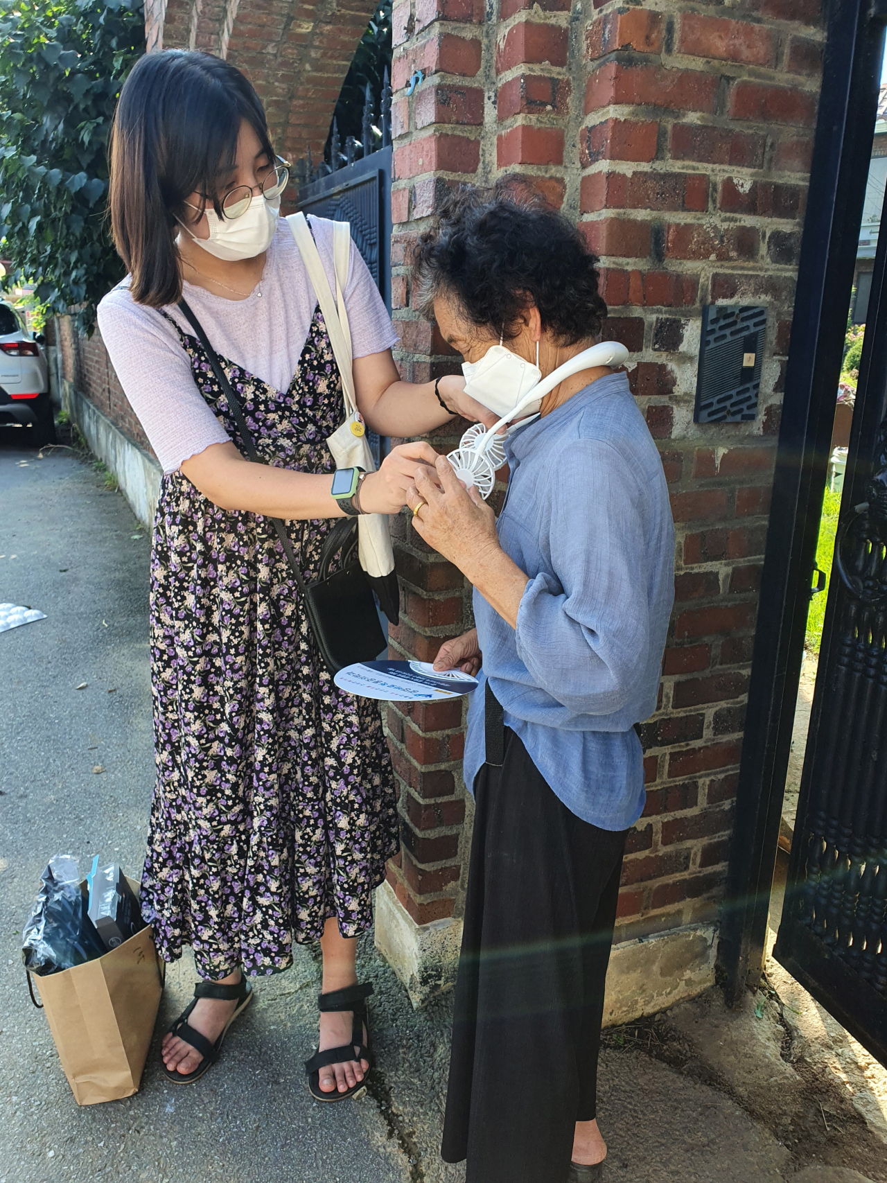 광명시는 폭염에 대비해 저소득층에 냉방용품을 지원했다. [광명시 제공]