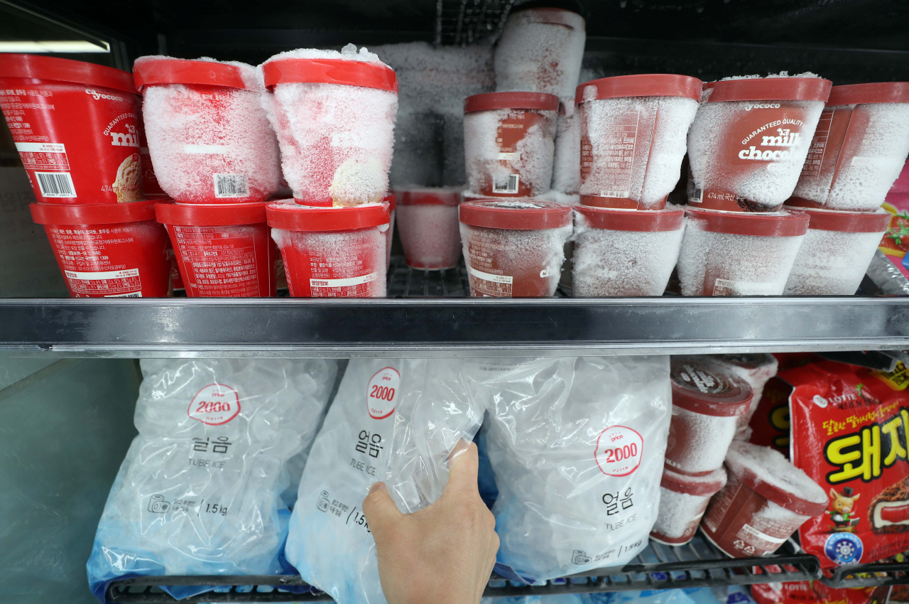 대구 북구 롯데마트 칠성점에 진열된 다양한 빙과류 [사진=연합뉴스]