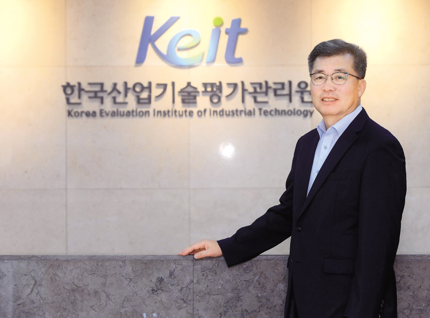 정양호 한국산업기술평가원장이 최근 서울 대한상공회의소에 있는 서울사무소에서 진행된 헤럴드경제와의 인터뷰에서 “일본 수출규제와 코로나19로 촉발된 글로벌 공급망 재편위기는 우리나라가 산업강국으로 도약할 수 있는 기회”라고 강조했다. 이상섭 기자
