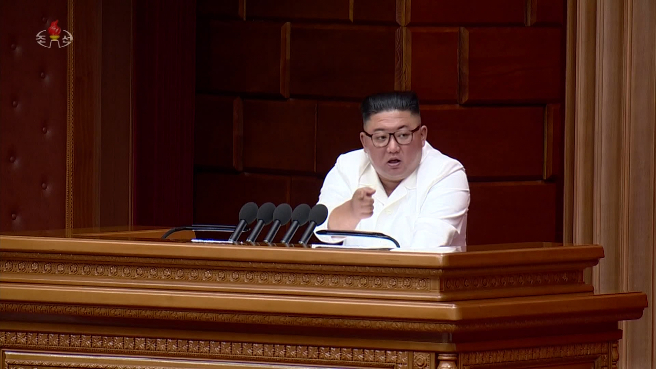 북한 김정은 위원장이 지난 19일 북한 평양 노동당 중앙위원회 본부청사에서 열린 제7기 제6차 당 전원 회의를 주재했다고 조선중앙TV가 20일 보도했다.[연합]