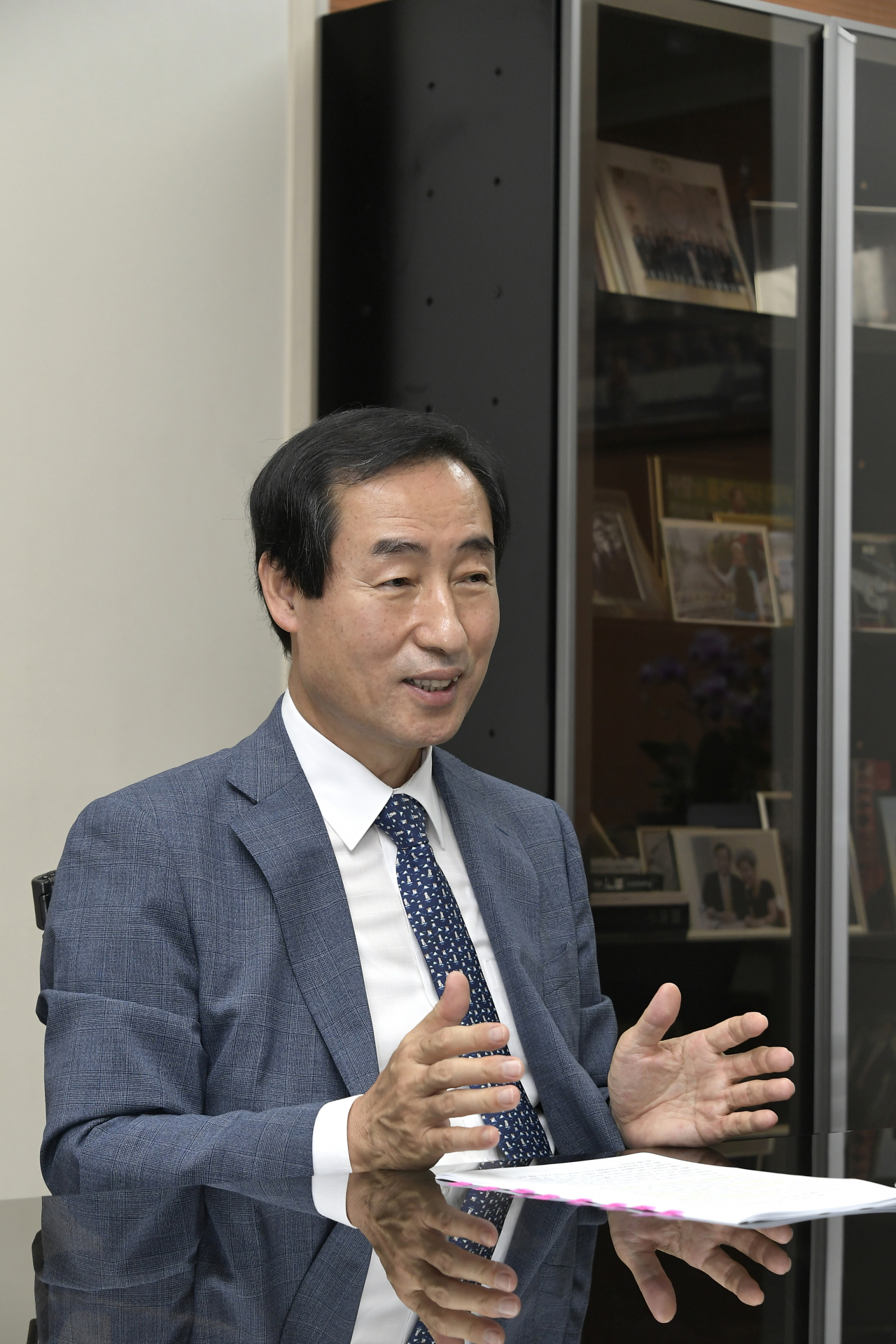 문석진 서대문구청장은 코로나19 사태를 계기로 지방정부로의 획기적 권한 이양, 즉 자치분권과 재정분권 추진에 새로운 전기가 마련되길 기대하고 있다.[서대문구 제공]
