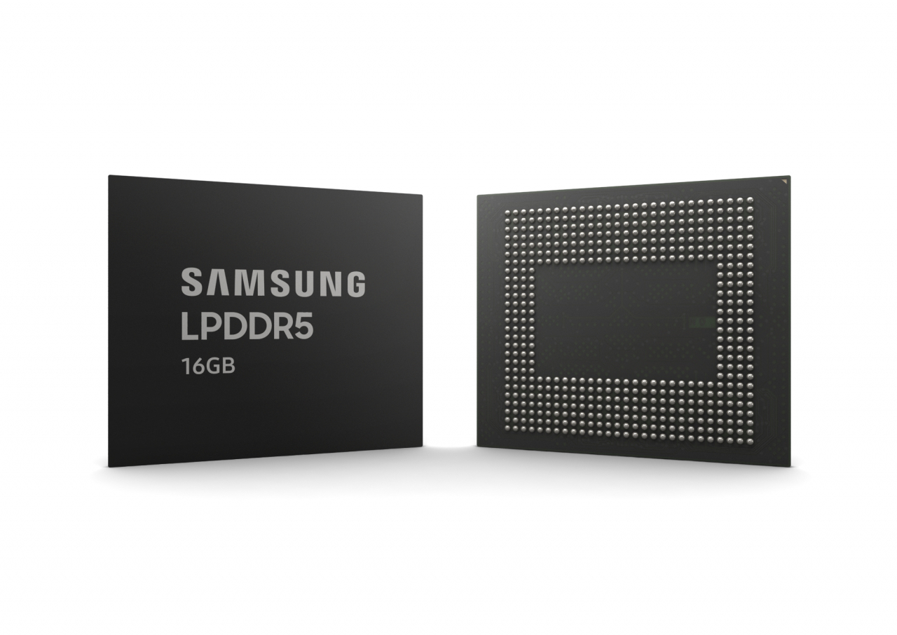 최첨단 EUV 공정이 적용된 삼성전자 3세대 10나노급(1z) 기반 16GB LPDDR5 [삼성전자 제공]