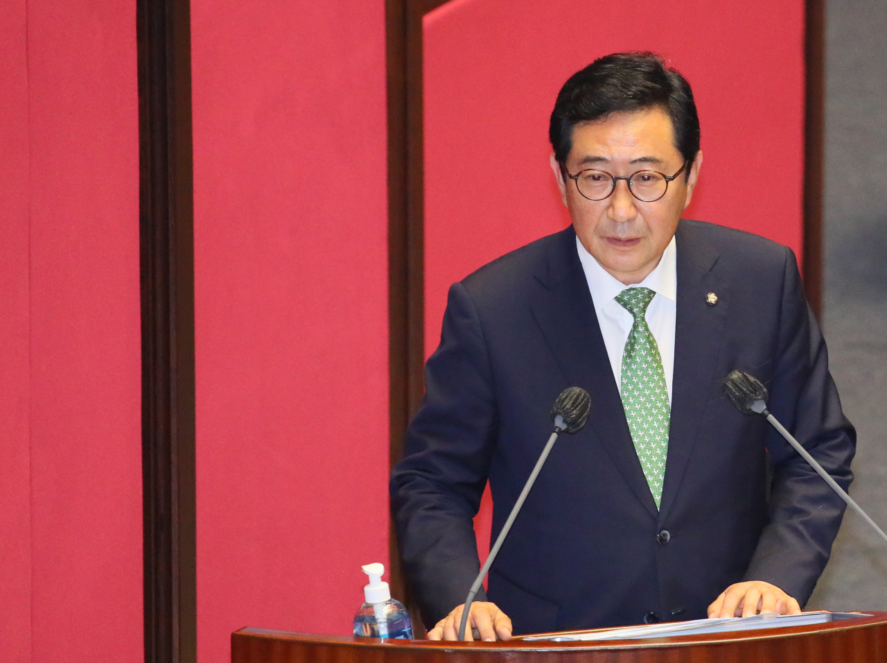 김한정 더불어민주당 의원이 22일 국회 본회의에서 정치·외교·통일·안보에 관해 대정부 질문하고 있다. [연합]