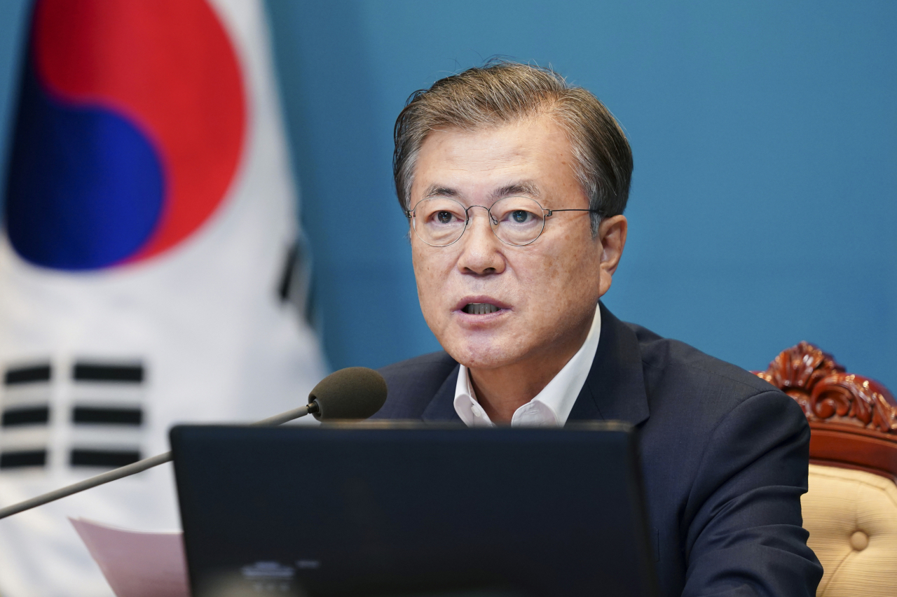 문재인 대통령이 31일 청와대에서 수석·보좌관 회의를 주재하고 있다. [연합]