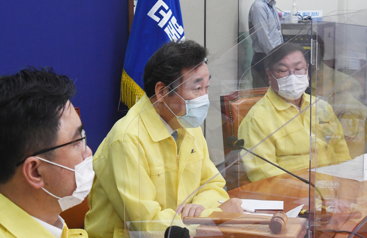 이낙연 더불어민주당 대표가 2일 오전 서울 여의도 국회에서 열린 최고위원회의에서 발언을 하고 있다. [연합]