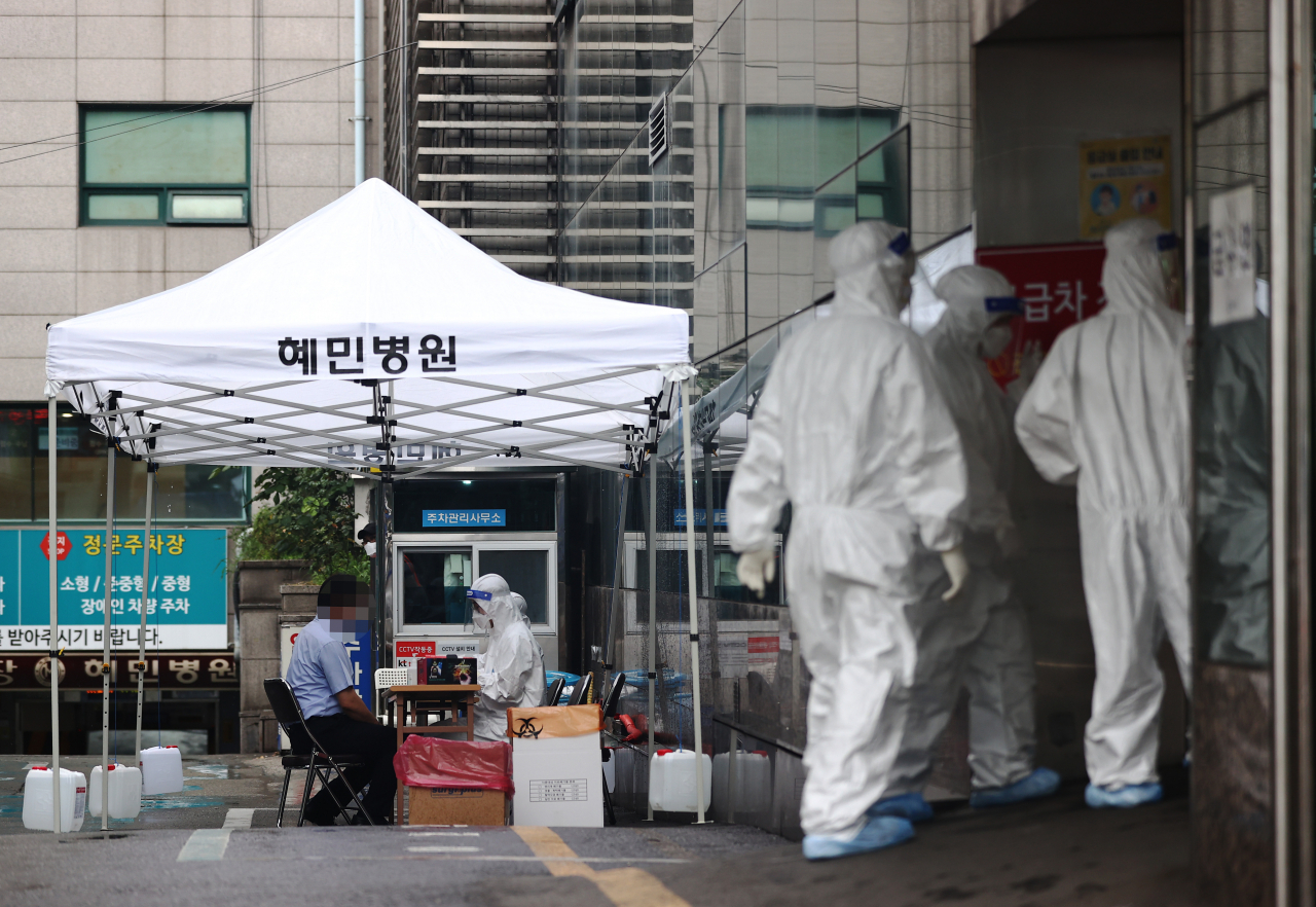 17일만에 100명대로…'폭발적 확산' 막았지만 '이번 주가 고비’