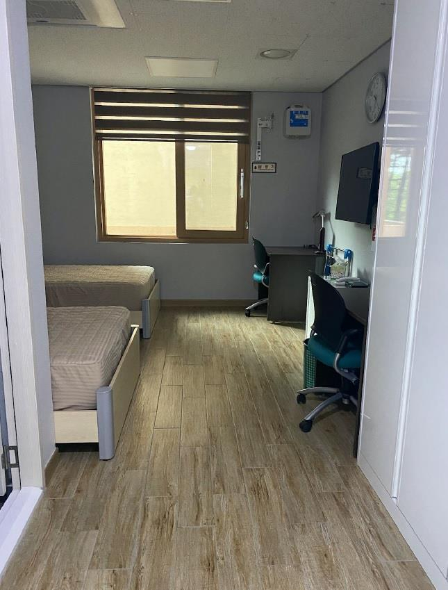 서울 노원구 한국전력 인재개발원에 개소한 신종 코로나바이러스 감염증(코로나19) 경증 및 무증상 환자를 위한 생활치료센터. 사진은 노원 생활치료센터 내부. [연합]