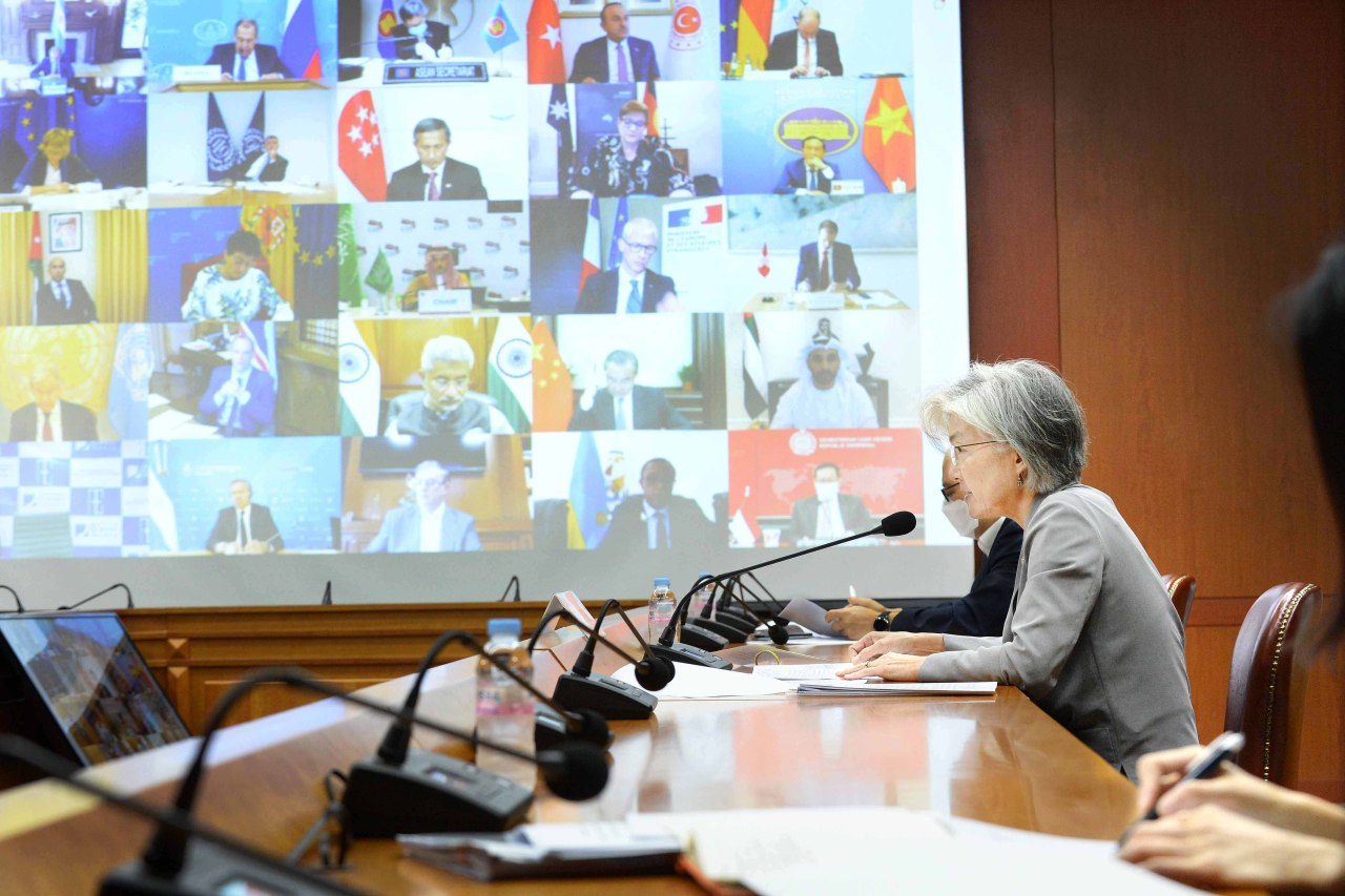 Foreign Minister Kang Kyung-wha speaks during a virtual Group of 20 nations’ ministerial forum on Thursday.  (Ministry of Foreign Affairs)