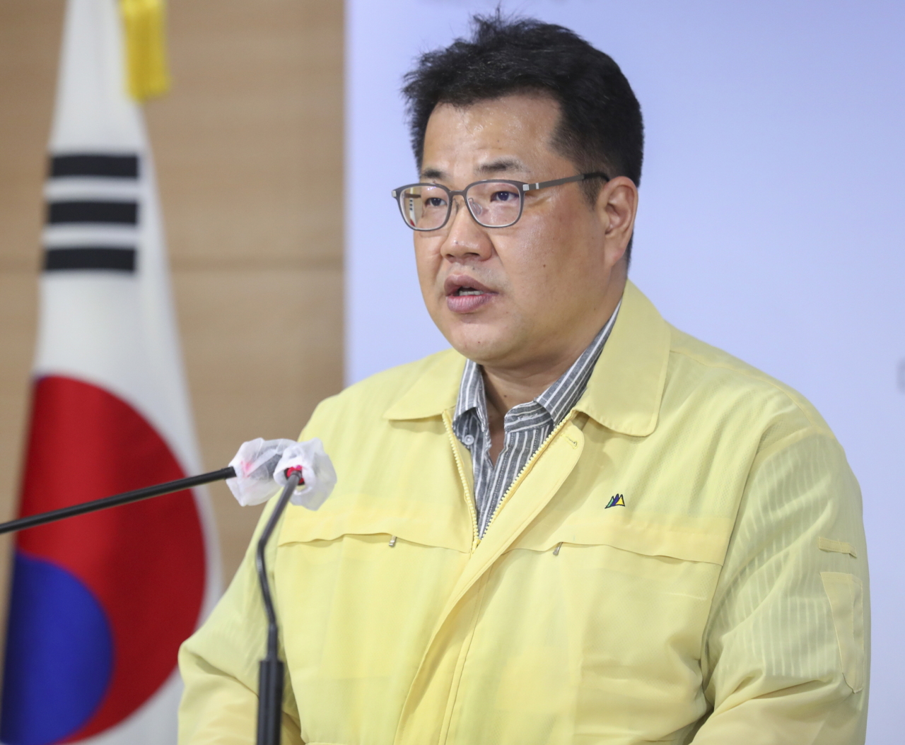 Ministry of Health and Welfare's spokesperson Son Young-rae speaks during a press briefing Sunday afternoon. (Ministry of Health and Welfare)