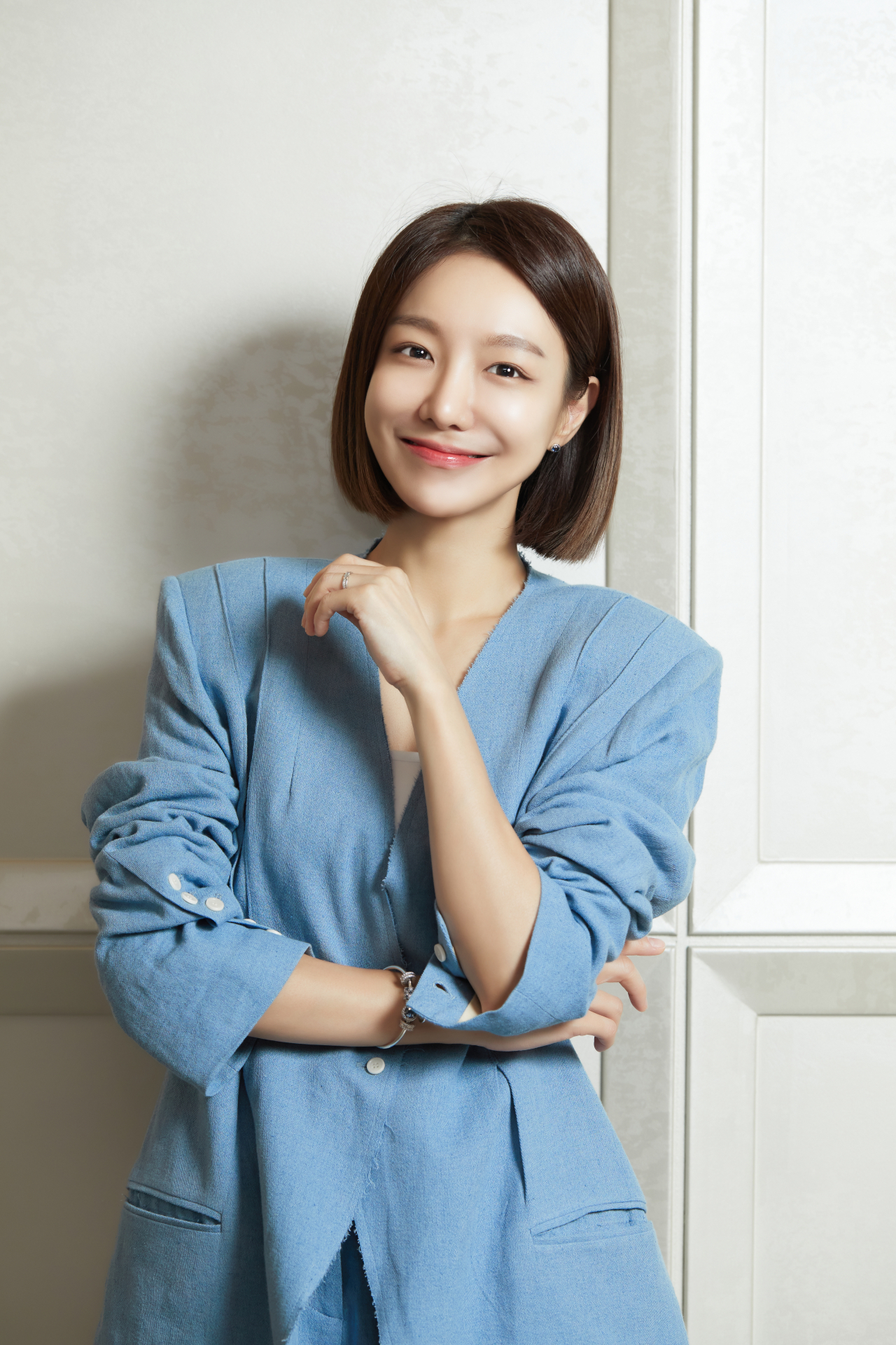 신소율은 인터뷰를 통해 여린 듯 하면서도 강인한 모습들이 자연스럽게 나왔다. 배우로서 끊임없는 변신이 기대된다.
