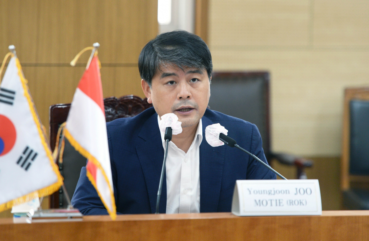 주영준 산업통상자원부 에너지자원실장이 9일 정부세종청사에서 화상으로 진행된 ‘제11차 한-인도네시아 에너지 포럼’에서 참석, 인사말을 하고 있다. [산업통상자원부 제공］