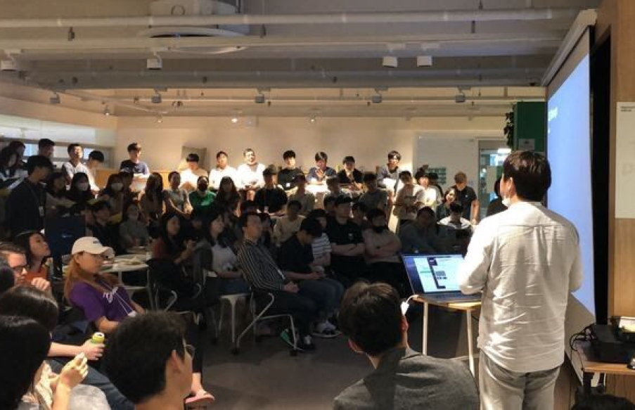 샐러드볼에서 분기마다 열리는 전직원 회의 [뱅크샐러드 제공]