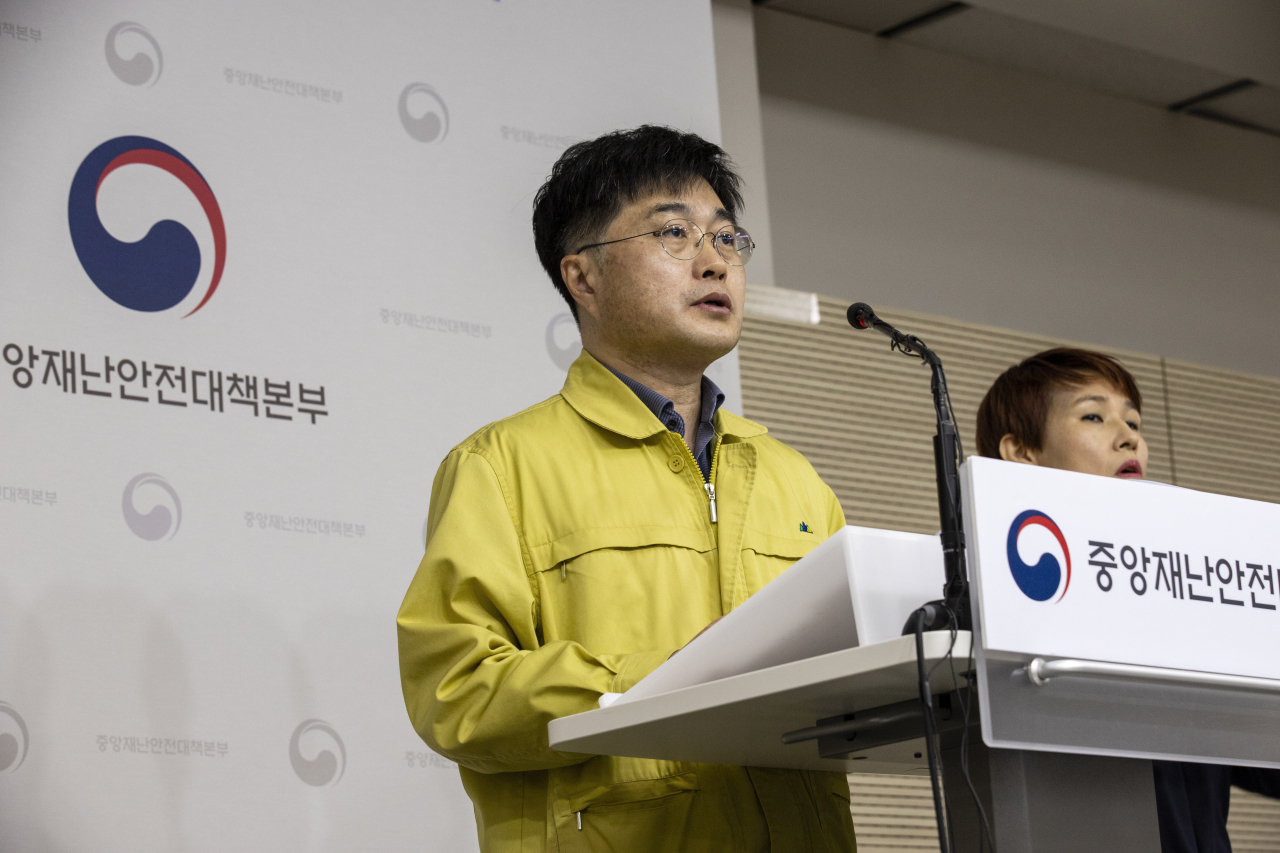 Senior health official Yoon Tae-ho during a regular coronavirus briefing at the government complex building in Sejong, North Chungcheong Province. (Minsitry of Health and Welfare)