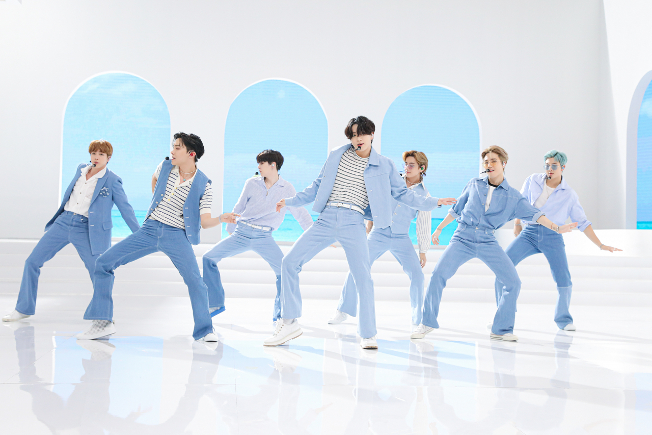 사진은 미국 NBC 투데이 '시티 뮤직 시리즈'에 출연한 방탄소년단.[연합]